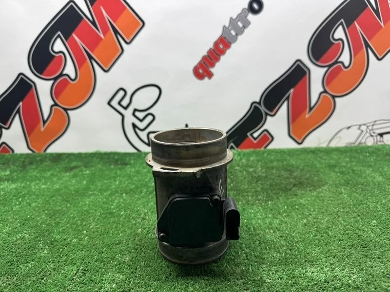 Датчик массового расхода воздуха Audi A4 059906461G B6 BDG