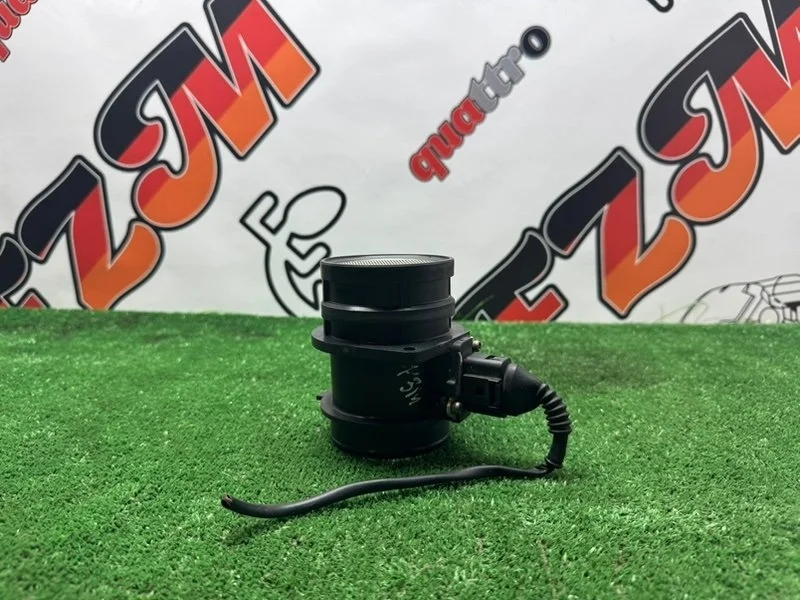 Датчик массового расхода воздуха Audi A4 06D906461 B7 BGB