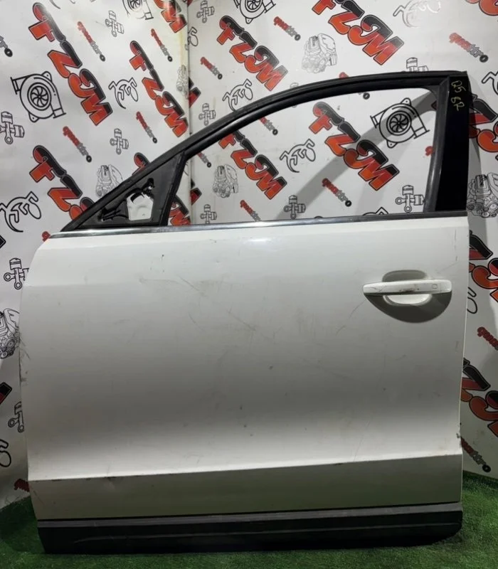 Дверь Audi Q5 8R0831051E 8R, передняя левая