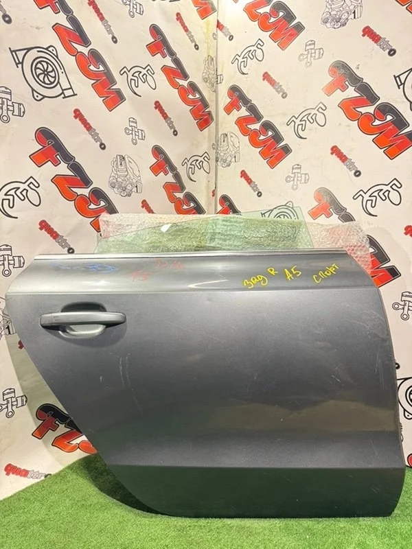 Дверь Audi A5 8T8833052D 8T, задняя правая