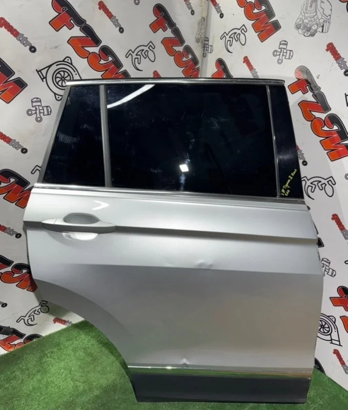 Дверь VOLKSWAGEN Tiguan 5NA833056J 5NA, задняя правая