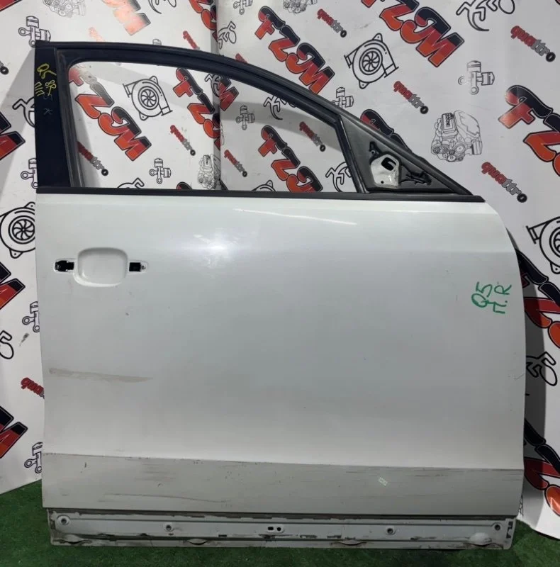 Дверь Audi Q5 8R0831052E 8R, передняя правая