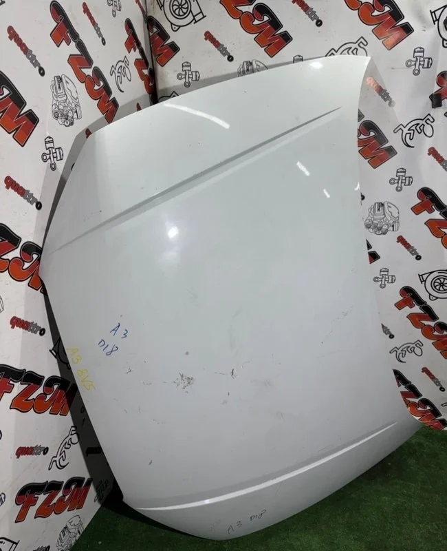 Капот Audi A3 8V5823029A 8V, передний