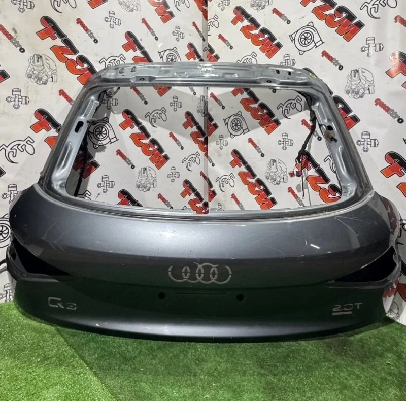 Крышка багажника Audi Q3 8U0827025 8U, задняя