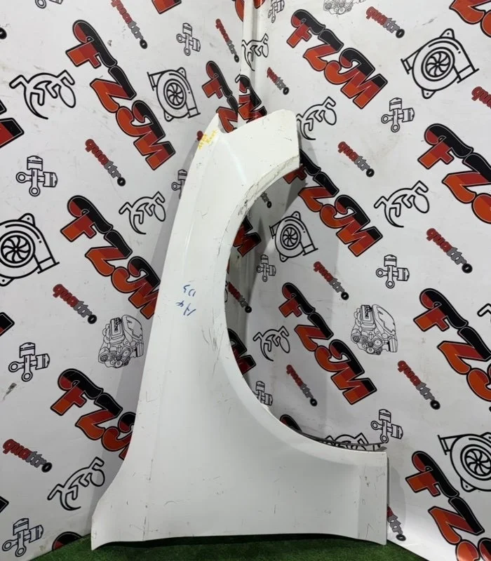 Крыло Audi A4 8K0821106J B8, переднее правое