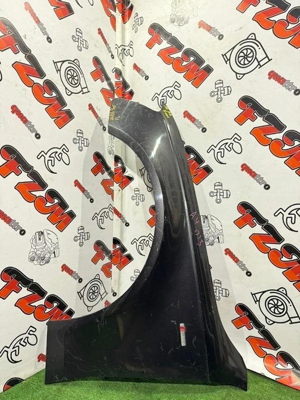 Крыло Audi A4 8K0821105J B8, переднее левое