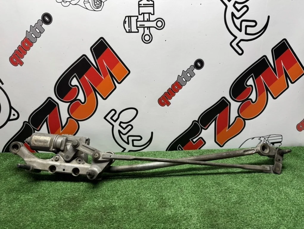 Трапеция cтеклoочиcтителя Audi Q7 4L1955119A 4L, передняя