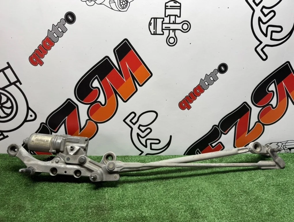 Трапеция cтеклoочиcтителя Audi Q7 4L1955023C 4L, передняя