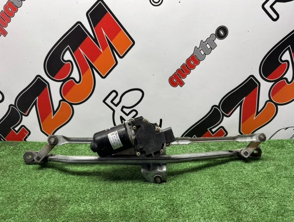 Трапеция cтеклoочиcтителя Audi A6 4B1955113A C5, передняя