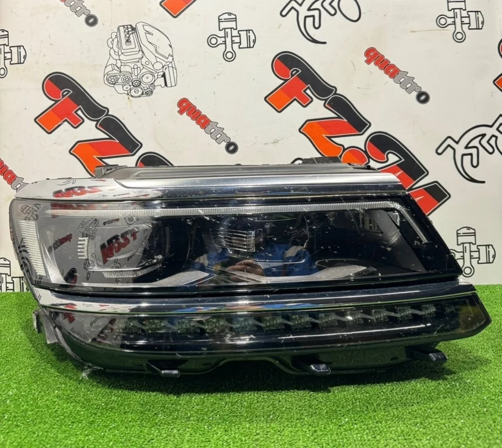 Фара VOLKSWAGEN Tiguan 5NB941114E 5N, передняя правая