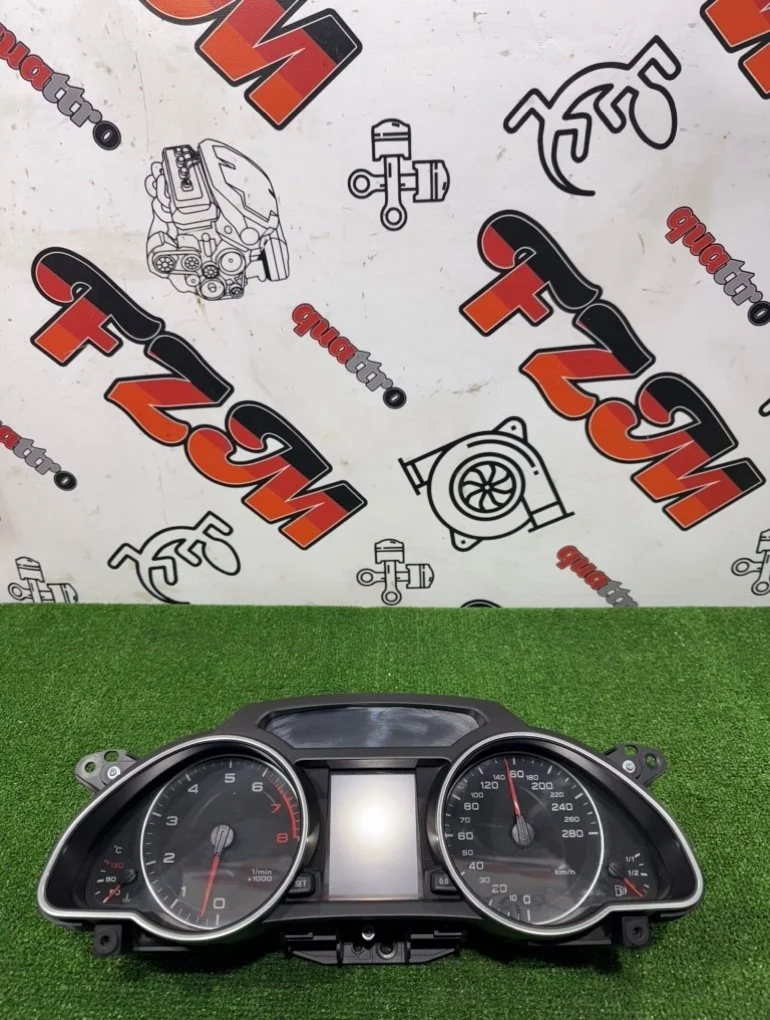 Спидометр щиток комбинация приборов Audi A5 8T0920931C 8T, передний