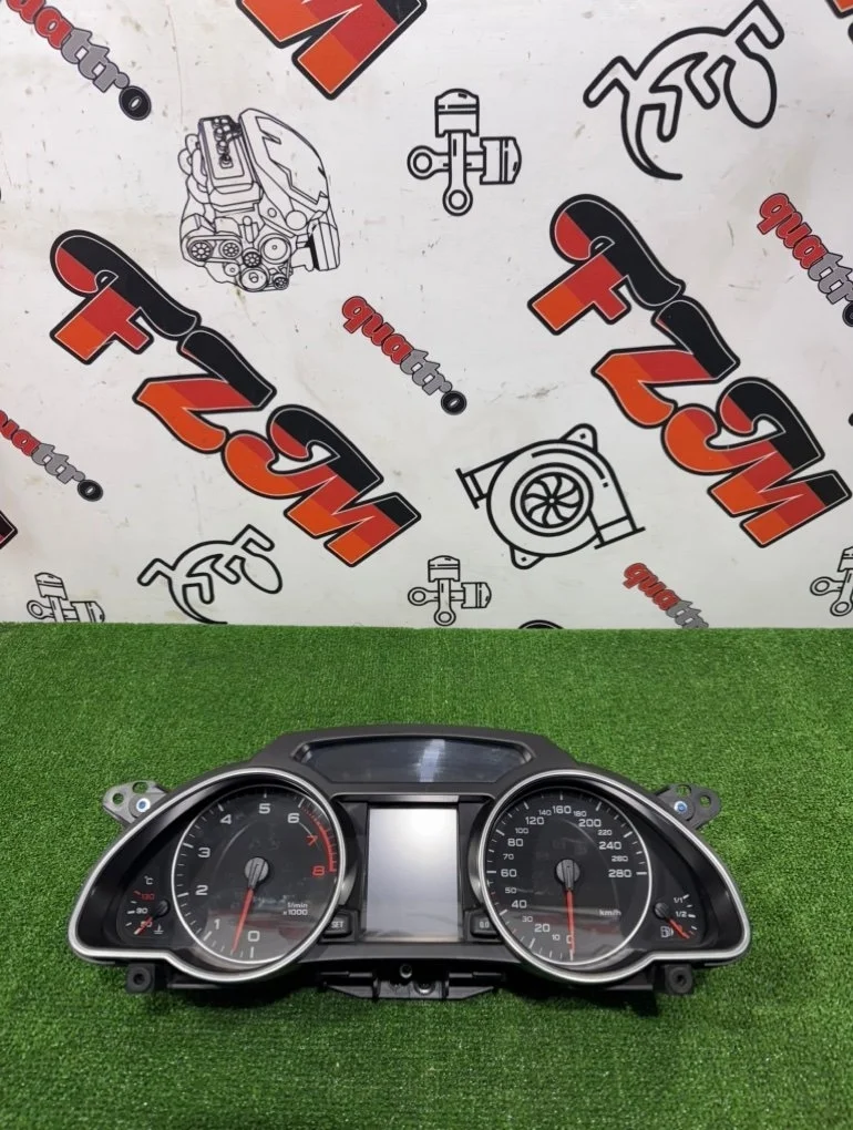 Спидометр щиток комбинация приборов Audi A5 8T0920931C 8T, передний