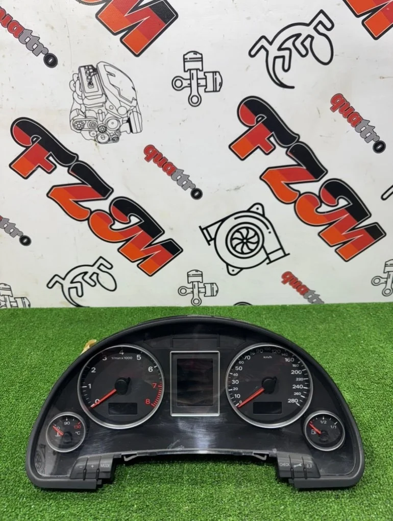 Спидометр щиток комбинация приборов Audi A4 8E0920900S B7, передний