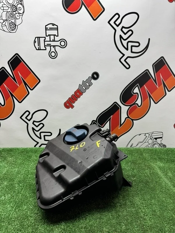 Бачок расширительный Audi Q7 7L0121407F 4L