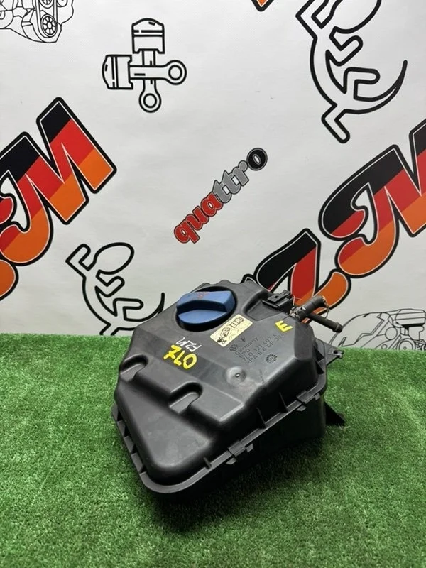 Бачок расширительный Audi Q7 7L0121407E 4L