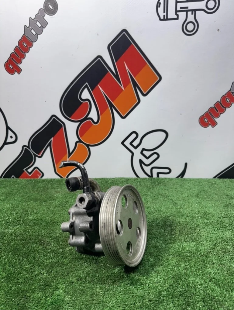 Насос гидроусилителя руля Audi A4 8E0145153 B7