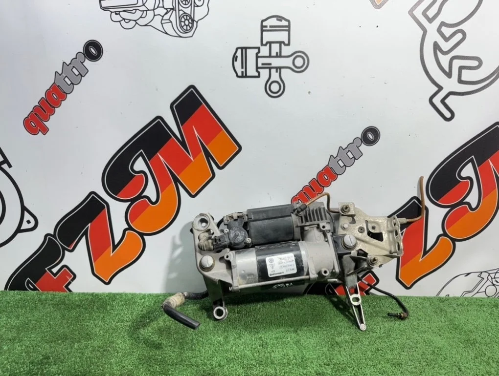 Компрессор пневмоподвески Audi Q7 7L0616006H 4L