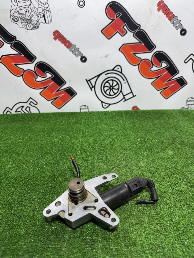 Клапан перепускной масляный Audi A4 06B103741E B7 ALT