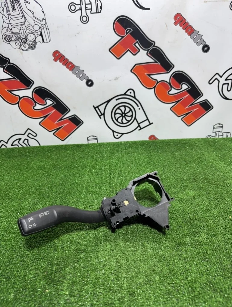 Подрулевой переключатель поворотников Audi A8 4E0953513E D3