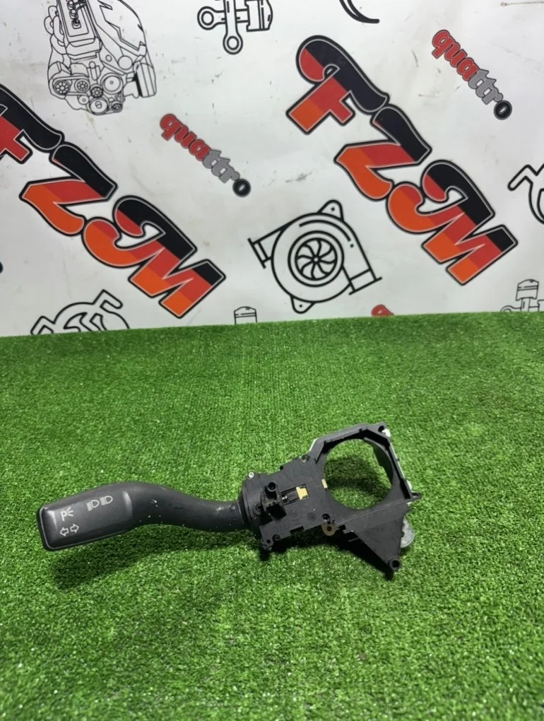 Подрулевой переключатель поворотников Audi A8 4E0953513E D3