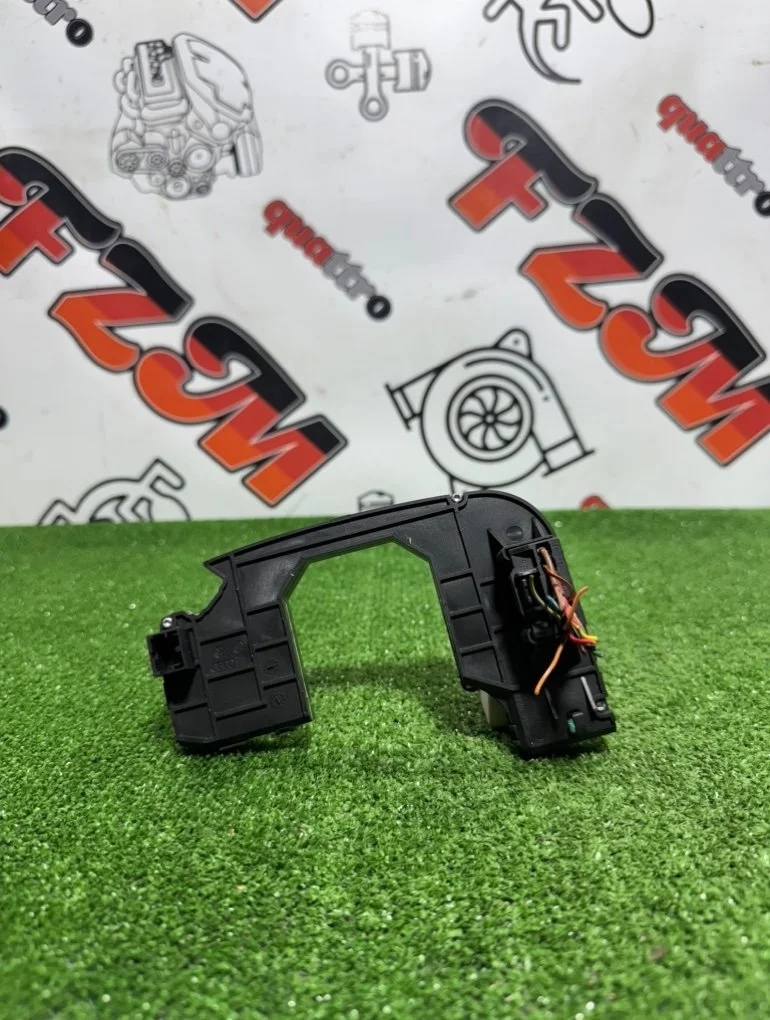 Блок подрулевых переключателей Audi A4 8E0953549S B6