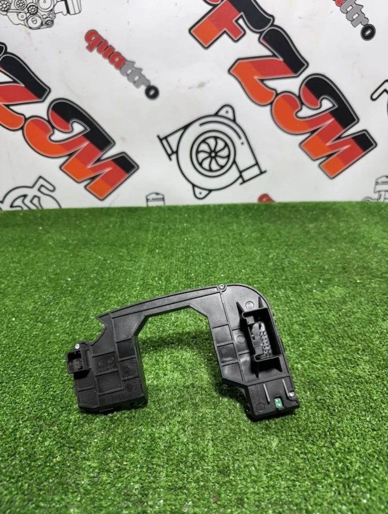 Блок подрулевых переключателей Audi A4 8E0953549S B7