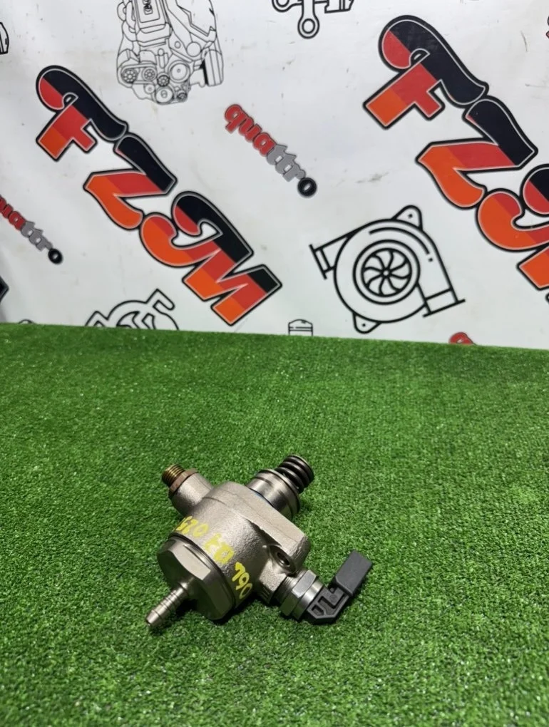 Топливный насос высокого давления VOLKSWAGEN Golf 06L127025J MK7 CHH/CNC/CJX