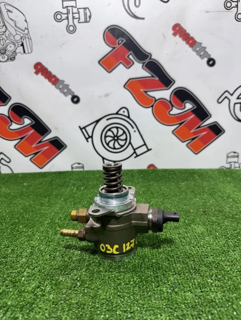 Топливный насос высокого давления VOLKSWAGEN Golf 03C127026J MK6 CAX/CBZ/CAV