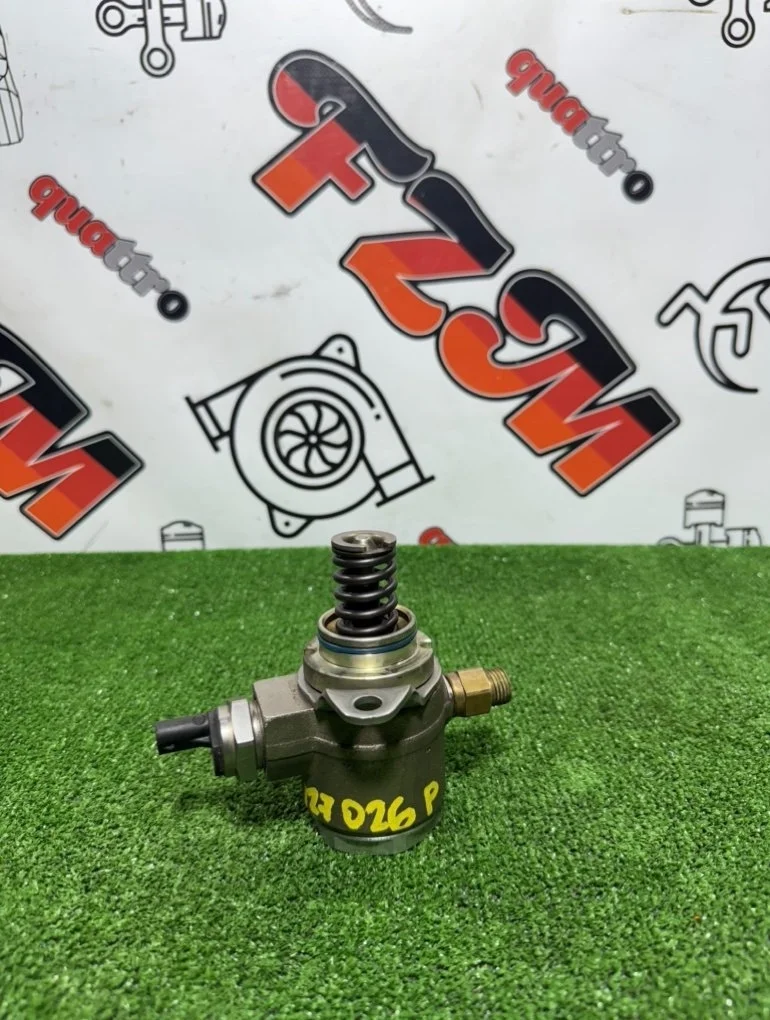 Топливный насос высокого давления VOLKSWAGEN Golf 03C127026P MK6 CAX/CBZ/CAV