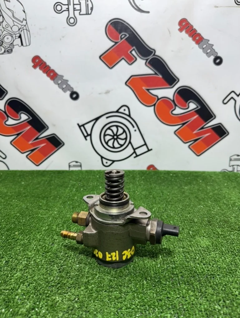 Топливный насос высокого давления VOLKSWAGEN Golf 03C127026D MK6 CAX/CBZ/CAV