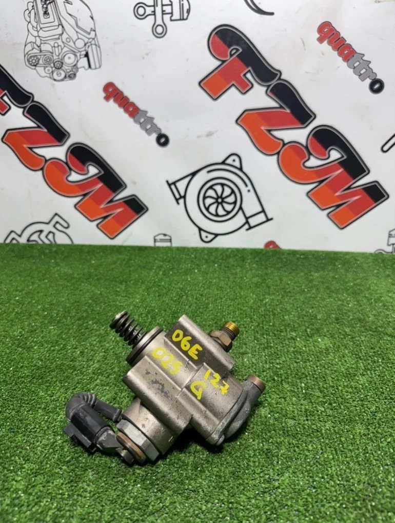 Топливный насос высокого давления Audi A4 06E127025G B7 AUK/BKH/BPK