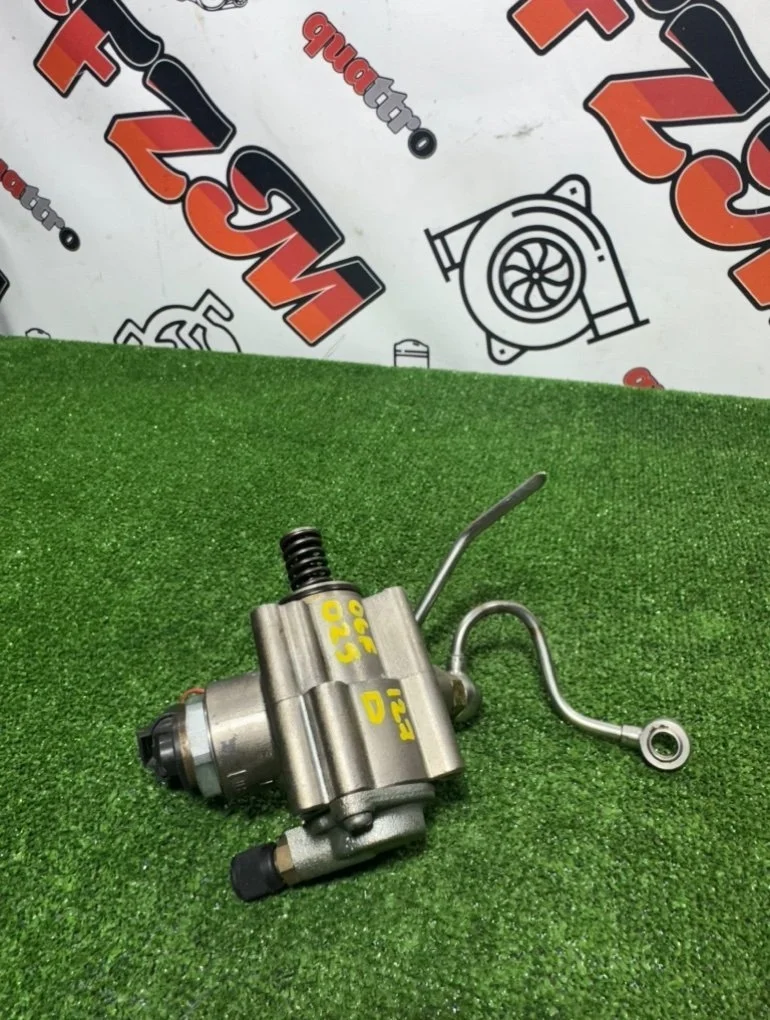 Топливный насос высокого давления VOLKSWAGEN Golf 06F127025D MK5 BVY/BVZ/BPY/AXW