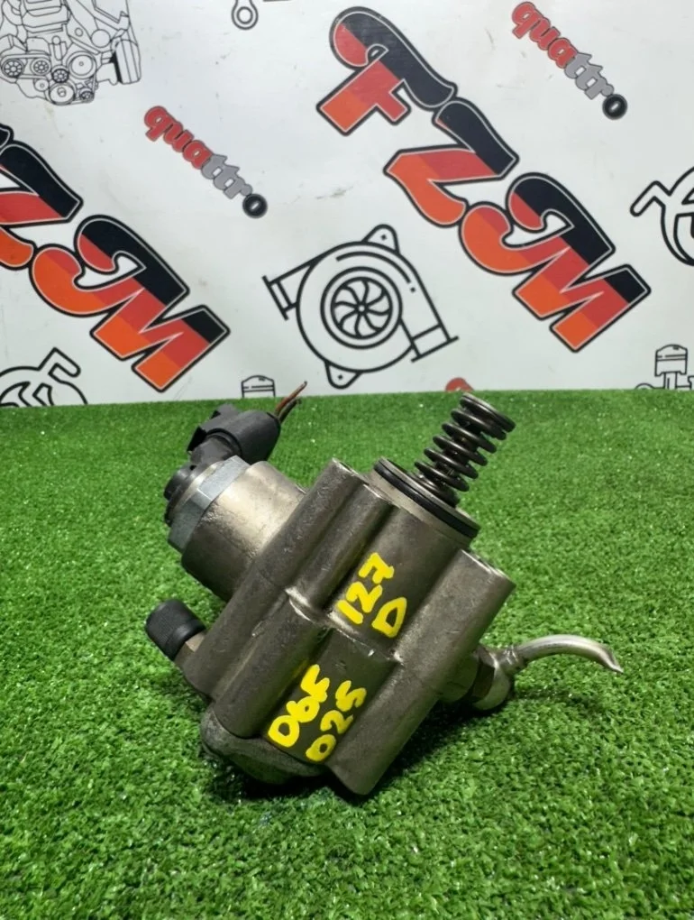 Топливный насос высокого давления VOLKSWAGEN Golf 06F127025D MK5 BVY/BVZ/BPY/AXW