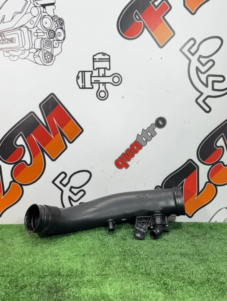 Патрубок воздушного фильтра BMW 5-Series 13717605585 F10 N55B30