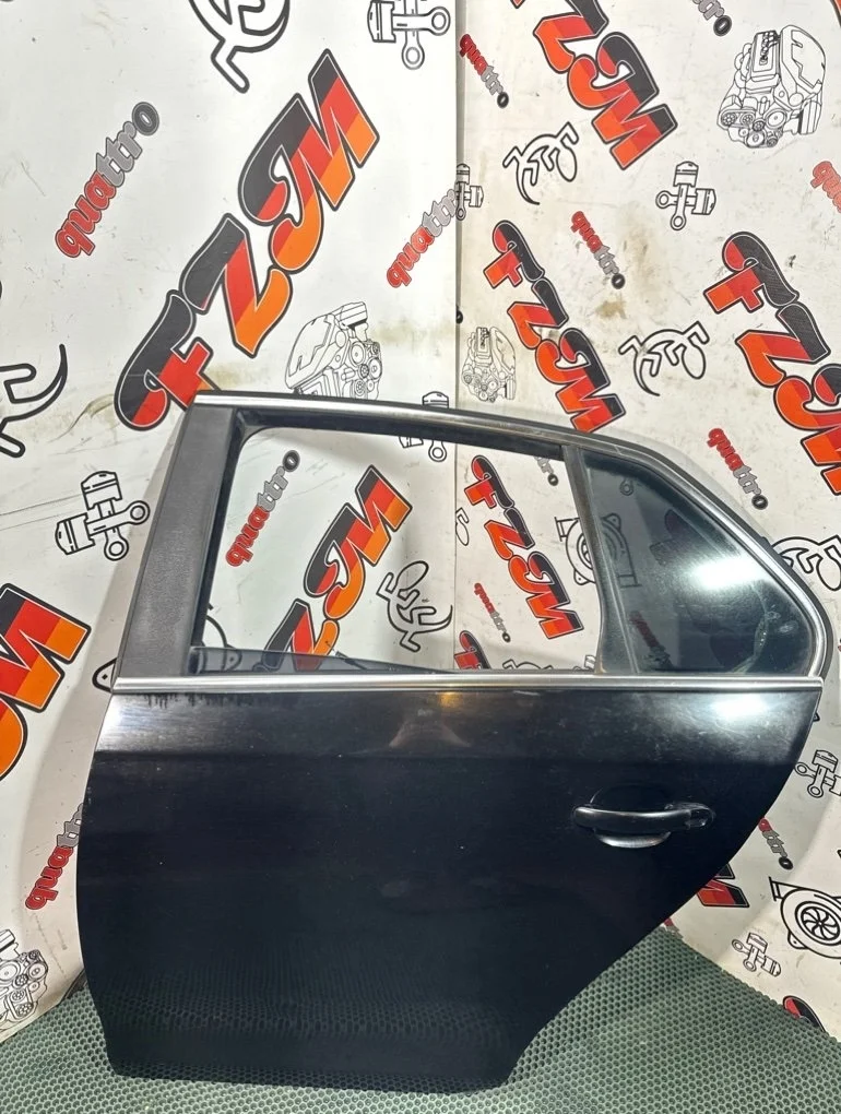 Дверь Volkswagen Jetta 1K5833105E MK5 2005-2011, задняя левая