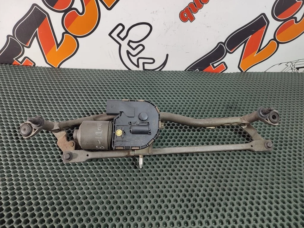 Трапеция стеклоочистителя Audi A3 8P1955023K 8P, передняя