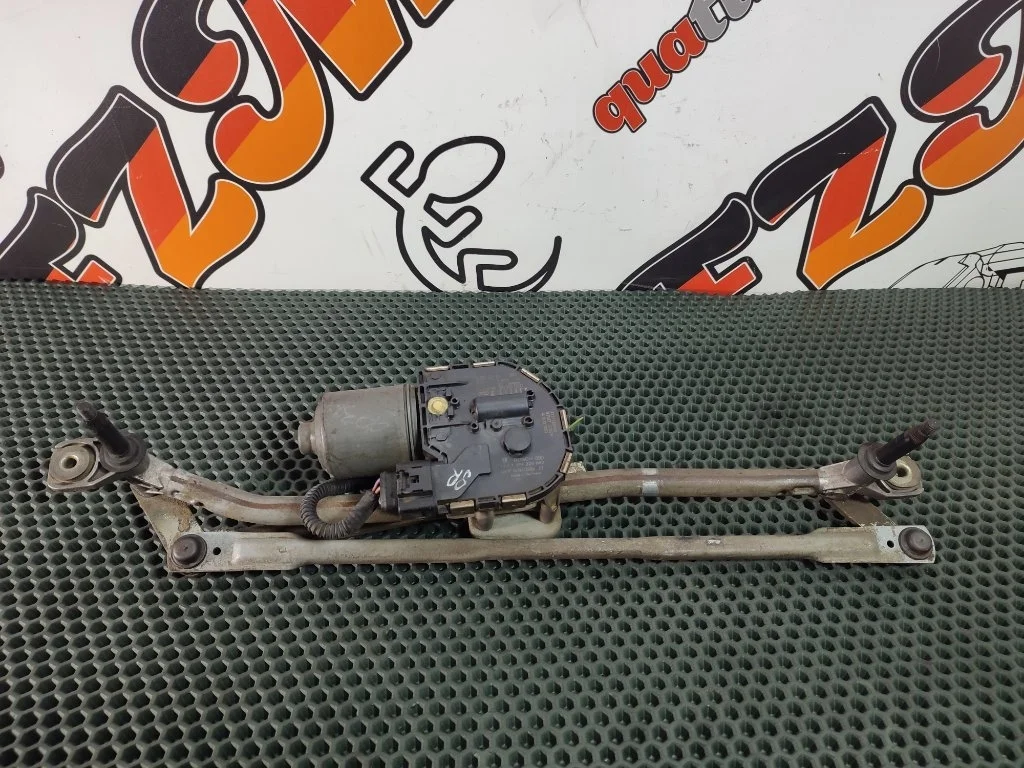 Трапеция стеклоочистителя Audi Q5 8R1955023D 8R, передняя