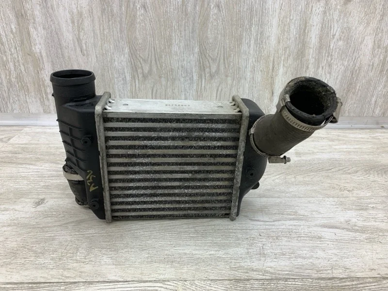 Радиатор интеркулера AUDI A6 2009 4F0145806AA УНИВЕРСАЛ CDYC, правый