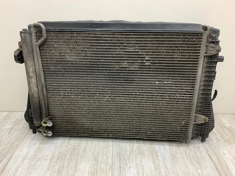 Кассета радиаторов в сборе VOLKSWAGEN PASSAT B6 2006 1K0121207AA УНИВЕРСАЛ BKP