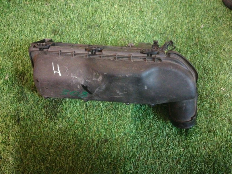 Корпус воздушного фильтра Peugeot 308 2007–2011 1440E5 I 1.6