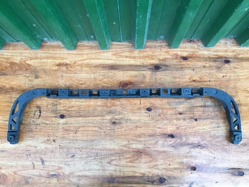 Крепление бампера Volkswagen Passat 3C9807861 B6, заднее