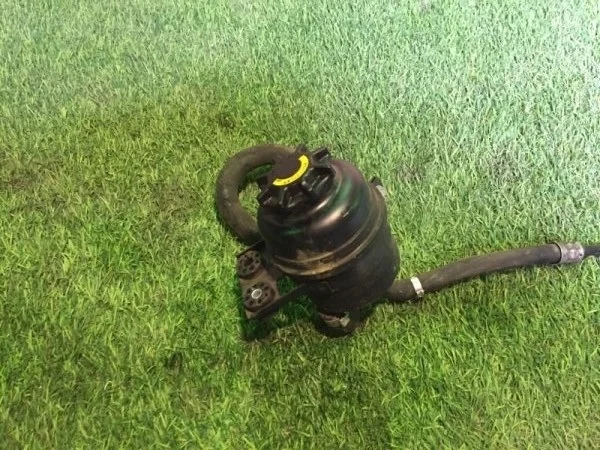 Бачок гидроусилителя BMW 1-Series 2008 32416851217 E87 1.6