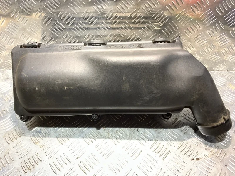 Корпус воздушного фильтра Peugeot 3008 2011 1440Q1 1 1.6