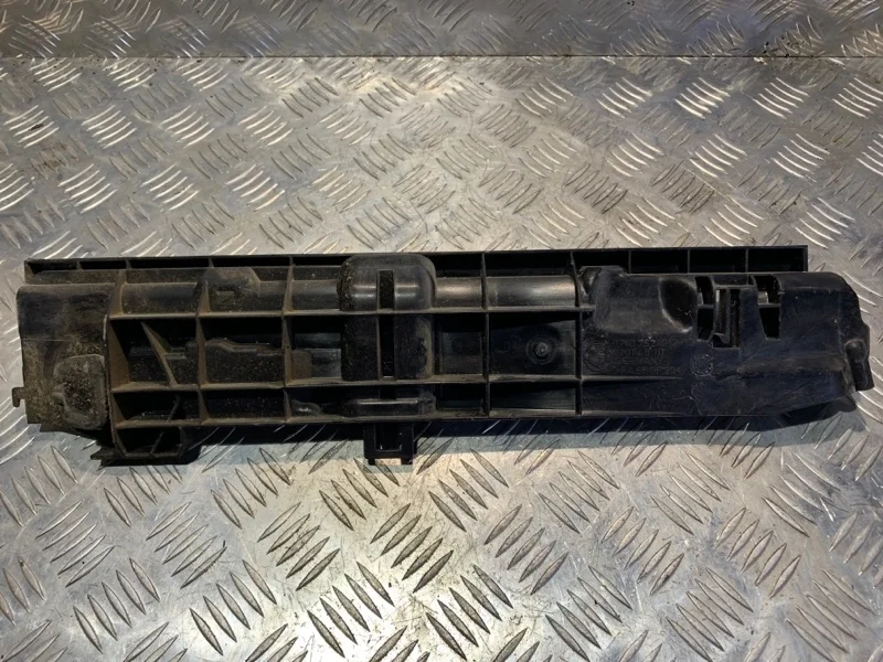 Дефлектор радиатора BMW 1-Series 2008 17107524912 E87