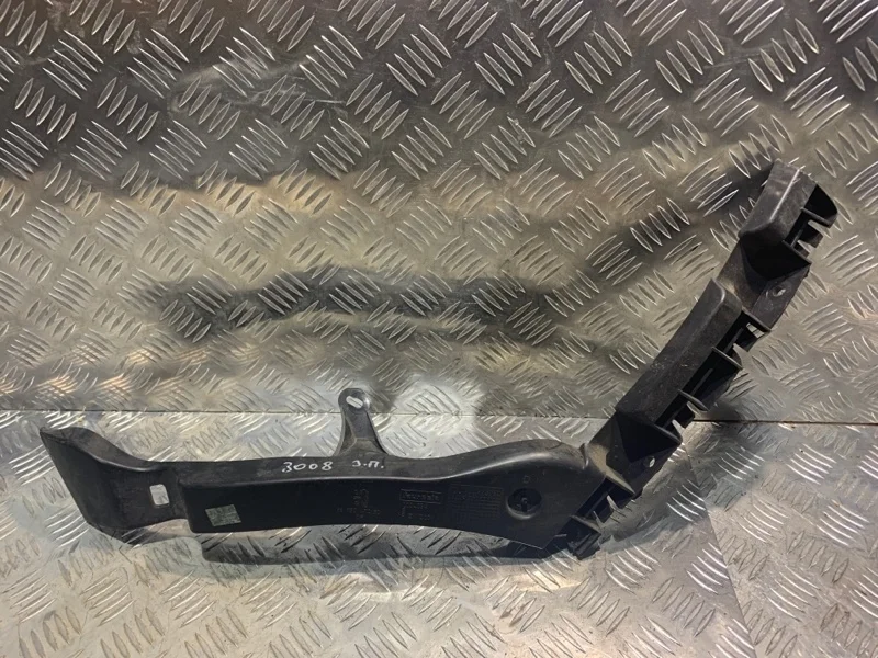 Кронштейн крепления бампера Peugeot 3008 2011 9683047280 1, задний правый