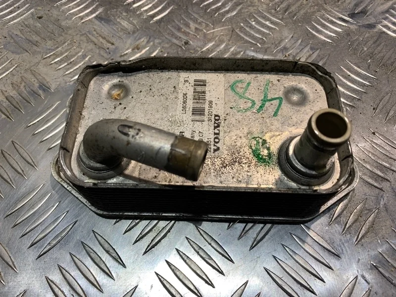 Радиатор масляный Volvo S40 2008 31201909 II 2.4