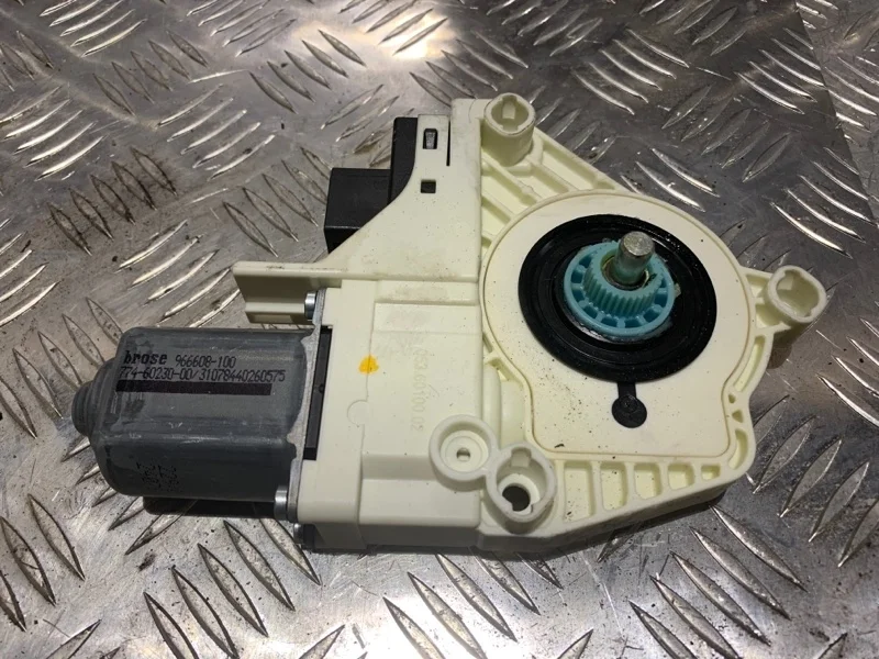 Мотор стеклоподъемника Audi A4 2009 8K0959811 B8, задний левый