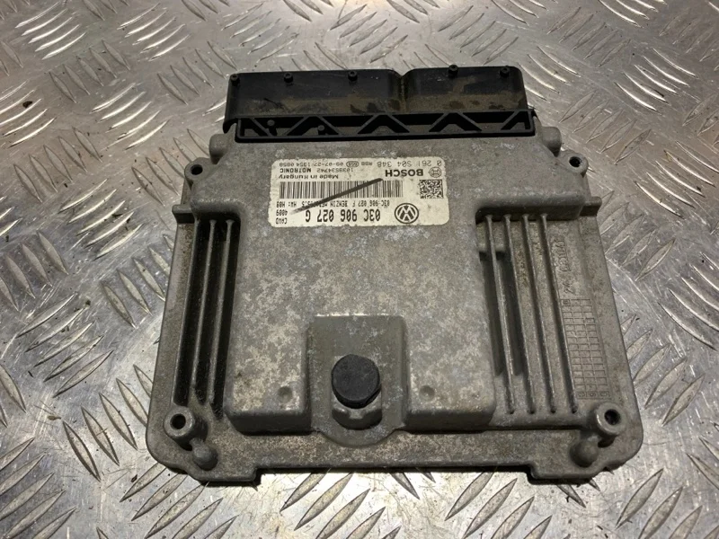 Блок управления двигателем Volkswagen Golf 2010 03C906027G 6 1.4