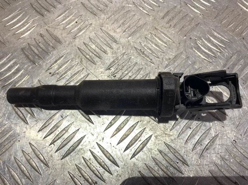 Катушка зажигания Peugeot 207 2010 9807841880 1.6