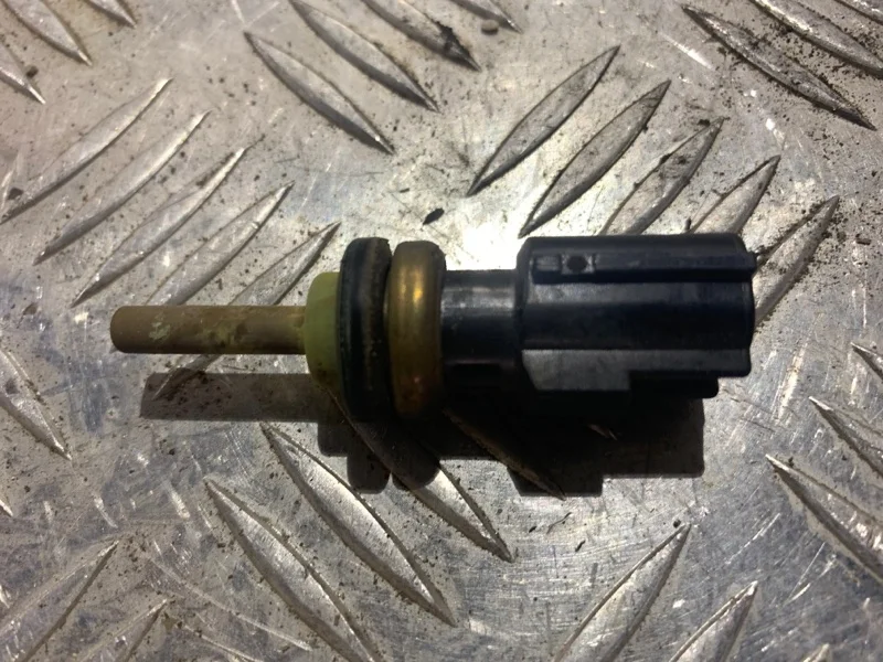 Датчик температуры охлаждающей жидкости Volvo S80 8653103 B6324S